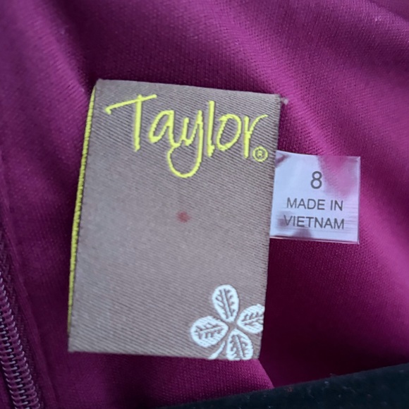 🆕 Taylor Burgundy Belted Long Sleeve V-Neck Fit & Flare Dress Size 8 Midi Hi-Low - Picture 14 of 16